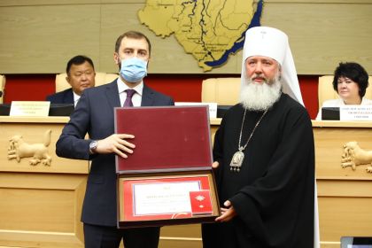 Митрополита Иркутского и Ангарского Максимилиана наградили Почетной грамотой Законодательного Собрания